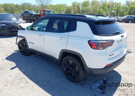 2020 Jeep Compass Altitude 4X4 z USA, uszkodzony, nr VIN 3C4NJDBB2LT131916